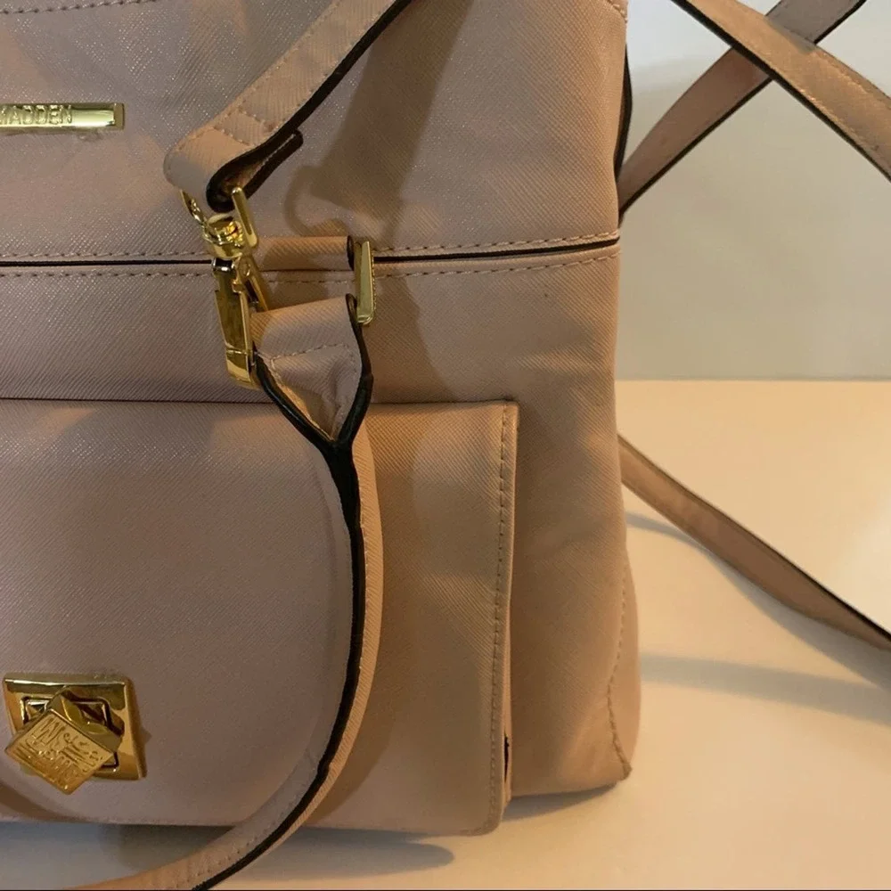 EUC Steve Madden Blush Pink Satchel Work Handbag & Clip on Change Purse Key Ring - Picture 4 of 15